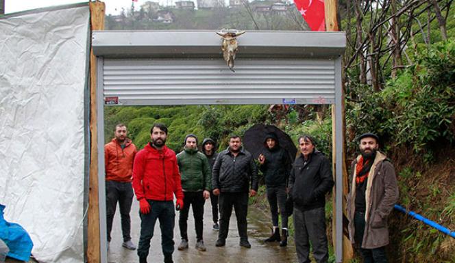 Bu köy halkı kendi karantinasını kendi oluşturdu