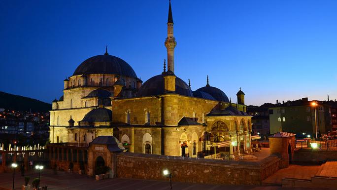 MİNARELERDEN ‘ALLAH,BİZİ KORONAVİRÜSDEN KORUSUN‘ DUASI