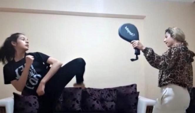 TEKWANDOCULAR ANTRENMANLARINI EVLERİNDE SÜRDÜRÜYORLAR