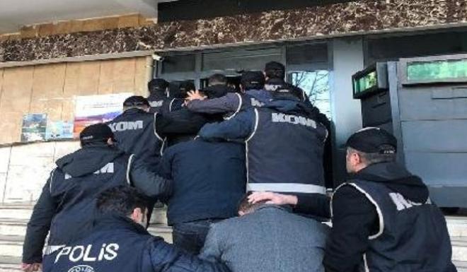 BELEDİYENİN ‘ZİMMET’ DAVASINDA 4 KİŞİ TUTUKLANDI, 3 KİŞİ SERBEST