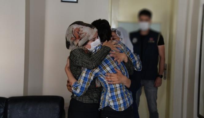 Şırnak'ta ikna çalışması sonucu teslim olan terörist ailesi ile buluşturuldu