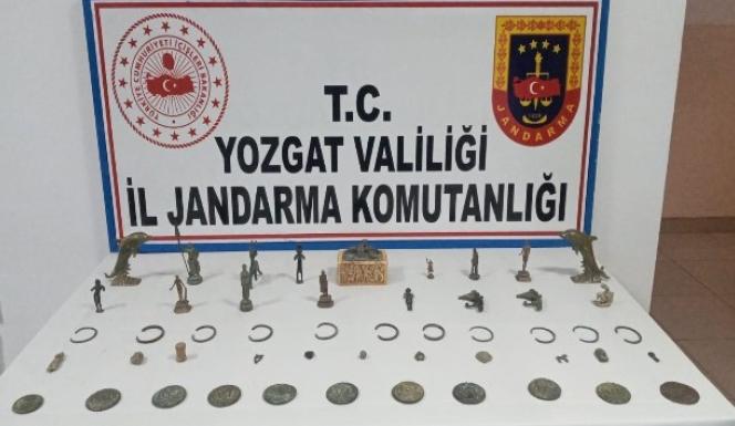 YOZGAT’TA YAKALANAN 4 TARİHİ ESER KAÇAKCISI TUTUKLANDI