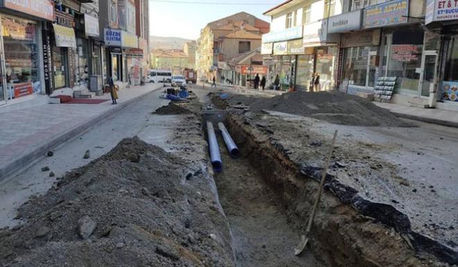 SORGUN’UN CADDE ve SOKAKLARINDA ALT YAPI ÇALIŞMALARI TAM GAZ