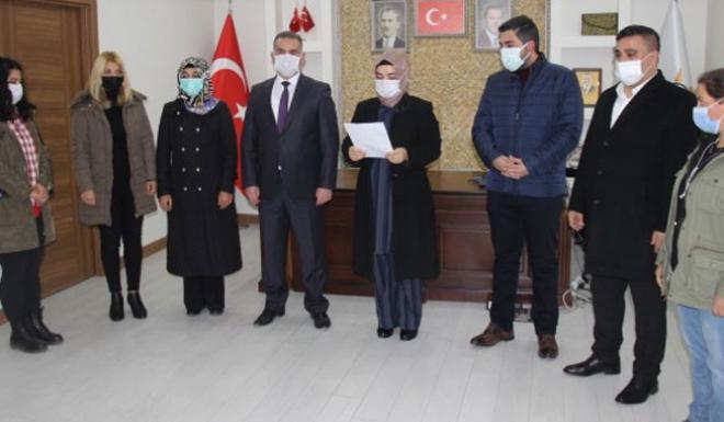 AK PARTİ'Lİ HANIMLARDAN EŞ ZAMANLI KADINA ŞİDDET TOPLANTISI