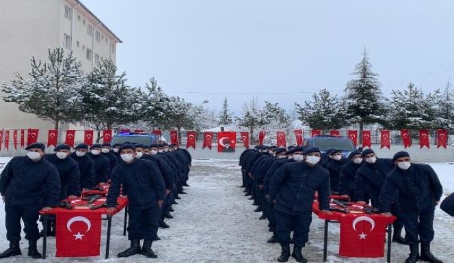 EĞİTİMİNİ TAMAMLAYAN 46 ASKER İÇİN YEMİN TÖRENİ