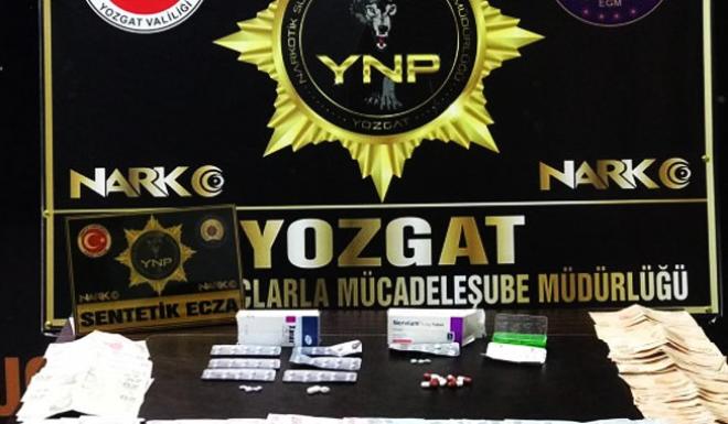 YEŞİL REÇETELİK  SENTETİK İLAÇLARLA YAKALANAN ŞAHIS TUTUKLANDI