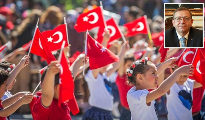 VALİ POLAT: BALKON ve CAMLARA BAYRAK ASALIM