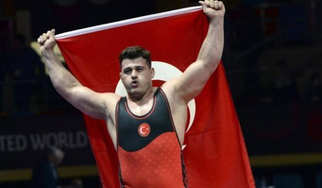 10.KEZ AVRUPA ŞAMPİYONU OLAN KAYAALP VARŞOVADA TARİH YAZDI