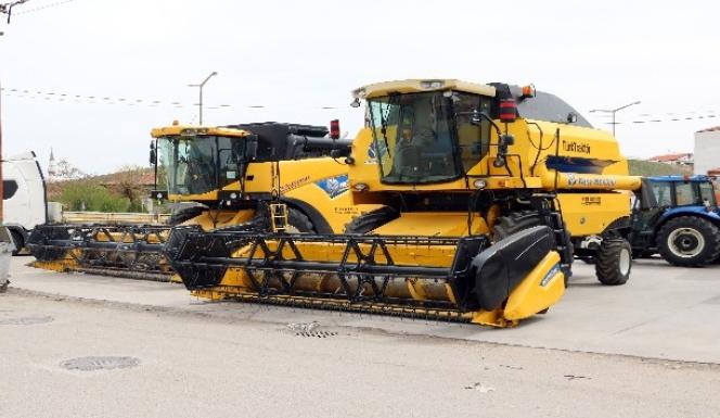 BİÇERDÖVERLER GÜNEYDOĞUDA HASAT İÇİN YOLA ÇIKMA HAZIRLIĞINDA
