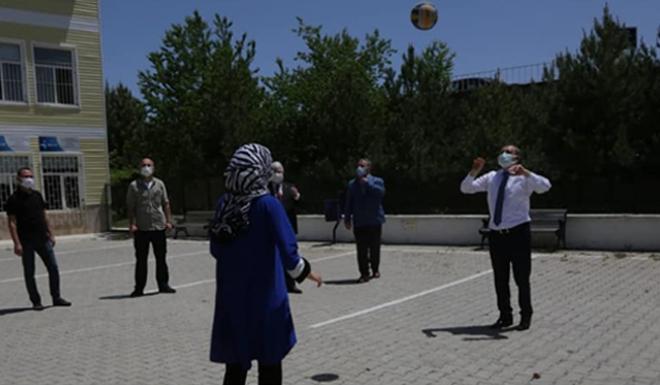 İŞTE,VALİ ZİYA POLAT’IN  SPORTİF HÜNERLERİ    