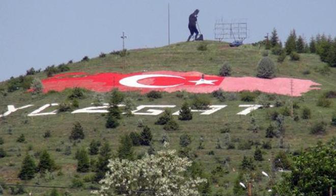OSMAN KARACA’DAN TAKDİRE DEĞER BAYRAK SEVGİSİ