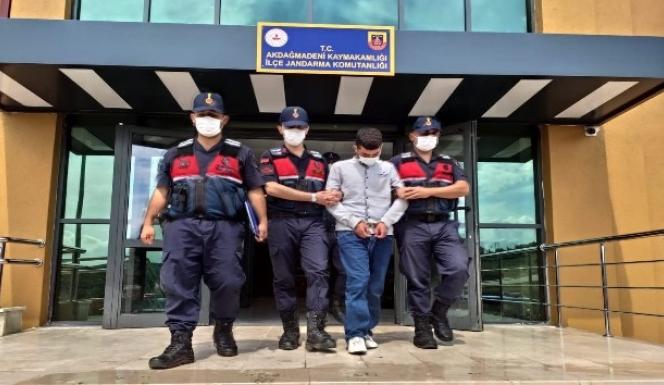 SABIKALI SAHTE SAVCI DOLANDIRICILIK SUÇUNDAN TUTUKLANDI