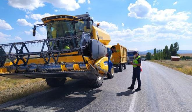 JANDARMADAN BİÇER DÖVERLERE GECE TRAFİK YASAĞI