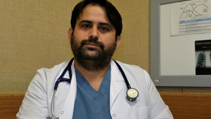 Aşılı ve aşısız olarak koronaya yakalanan 2 gencin akciğer tomografisi gerçeği gözler önüne serdi