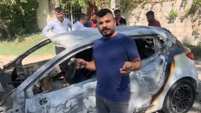 Patlamayla uyandı, altın ve paraların bulunduğu aracının kül olduğunu gördü