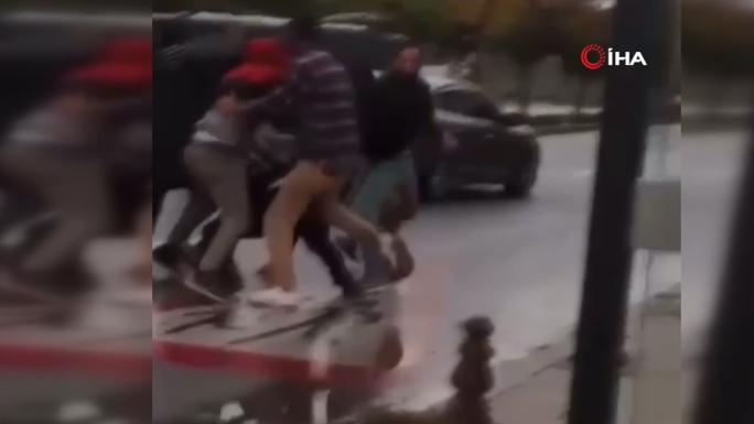 Sancaktepe’de trafikte kavga: Kaza sonrası acımasızca darp ettiler