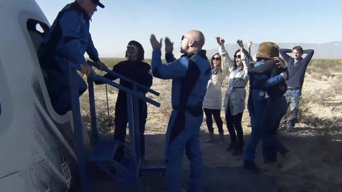 Star Trek’in Kaptan Kirk’ü uzaya çıkan en yaşlı kişi oldu