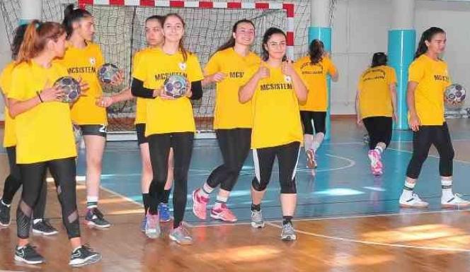YOZGAT ASPG HENTBOL TAKIMININ HEDEFİ MUTLAK GALİBİYET