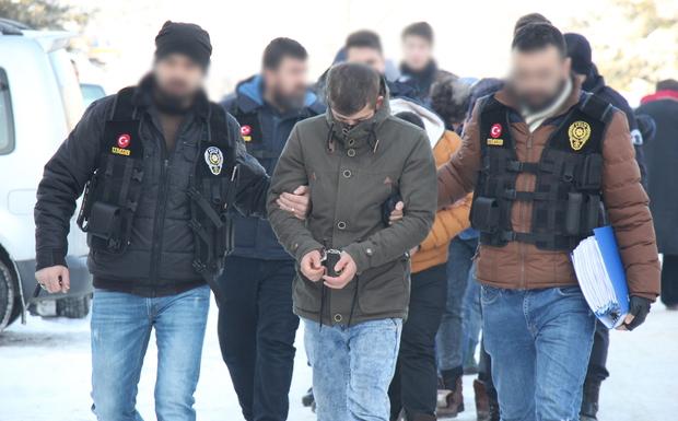 UYUŞTURUCU OPERASYONUNDA 8 KİŞİ TUTUKLANDI