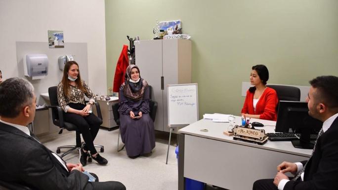 BAŞHEKİM DR.KOZANDAN PSİKOLOGLARA GÜNLERİNİ KUTLAMA ZİYARETİ