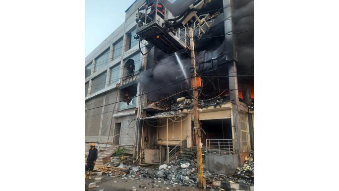 Hindistan’da binada yangın: 26 ölü, 30 yaralı