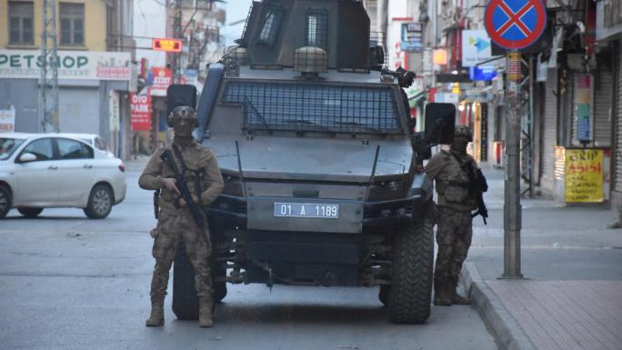 Adana’da organize suç örgütüne operasyon: 35 gözaltı