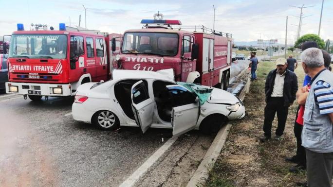 YOZGAT’TA İTFAİYE ARACI İLE OTOMOBİL ÇARPIŞTI: 3 ÖLÜ