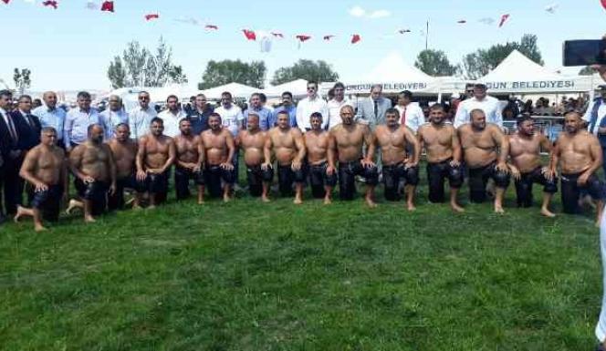 SORGUN’DA 4 GÜN SÜREN YAĞLI GÜREŞ FESTİVALİ BAŞLADI
