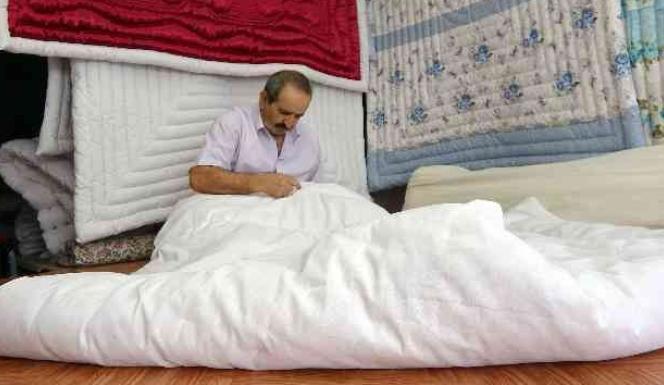 HANİFİ USTA YOZGATTA YORGANCILIK MESLEĞİNİ YAŞATMA ÇABASINDA