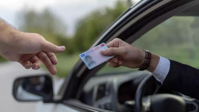 TRAFİK CEZALARI SİLİNİYOR, 10 BİNE YAKIN EHLİYET İADE EDİLECEK