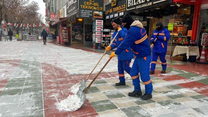 BAŞKAN KÖSE: KARLA MÜCADELE EKİBİMİZ 24 SAAT ÇALIŞACAK