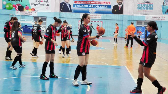 HENTBOL EKİBİMİZ ‘ARTVİN’ MAÇINA HAZIRLANIYOR