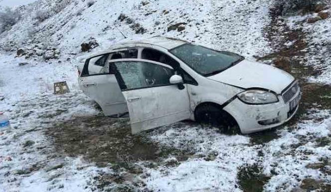 YOZGAT’TA OTOMOBİL ŞARAMPOLE YUVARLANDI: 5 YARALI