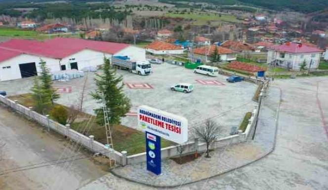 PAKETLENEN İLK ÜRÜNLER DEPREM BÖLGESİNE GÖNDERİLECEK