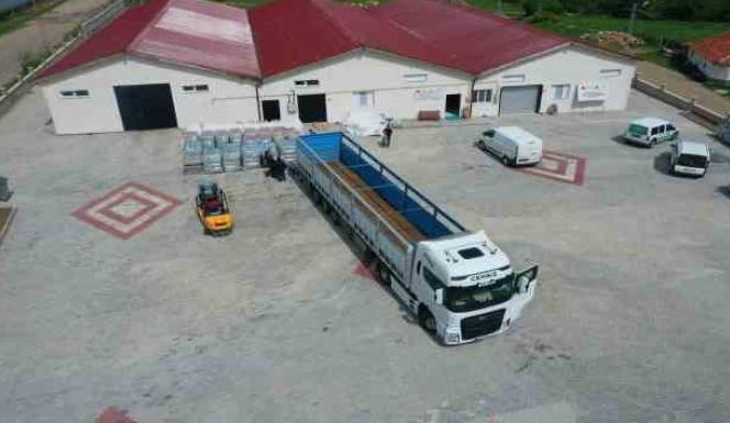 AKDAĞMADENİ’NDEN DEPREM BÖLGESİNE YARDIMLAR SÜRÜYOR