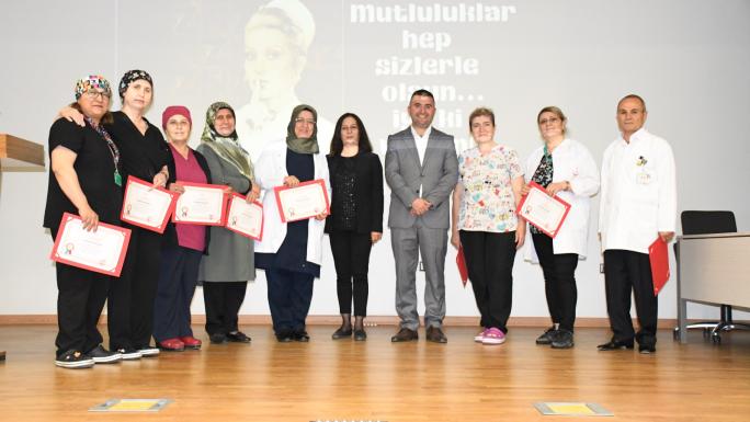 ŞEHİR HASTANESİNİN EMEKTAR PERSONELİNE BAŞHEKİMDEN TEŞEKKÜR BELGESİ