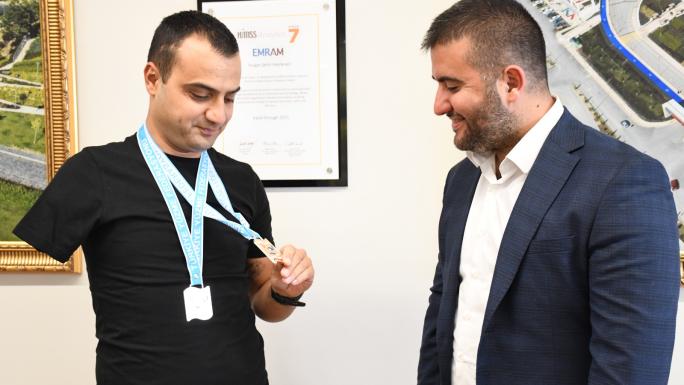 MİLLİ YÜZÜCÜ ERSOY YOZGATA MADALYALARLA DÖNDÜ