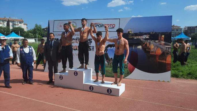 BOZOK ÜNİVERSİTESİ YAĞLI GÜREŞ ŞAMPİYONASINDA TÜRKİYE ÜÇÜNCÜSÜ