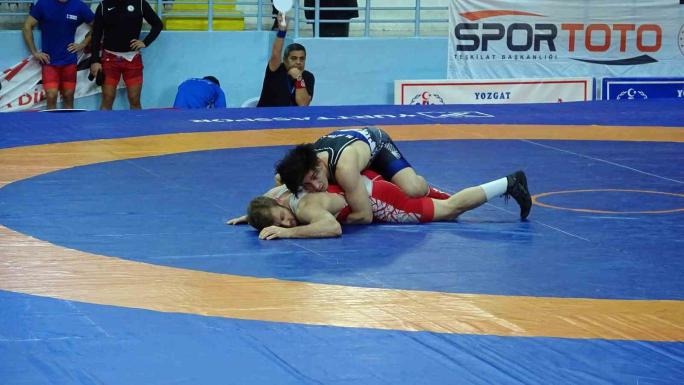 TÜRKİYE SÜPER LİG GÜREŞ MÜSABAKALARI YOZGATTA TAMAMLANDI 