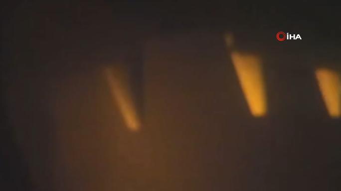 RUSYA’DA MOTORU ALEV ALAN YOLCU UÇAĞI ACİL İNİŞ YAPTI 