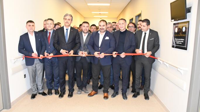 ŞEHİR HASTANESİ OZON ODASININ AÇILIŞINDA BİRLİKTE KURDELA KESTİLER