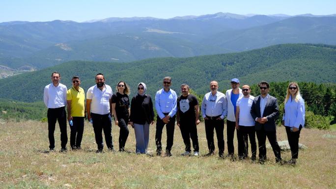 AKDAĞMADENİNDE  AK ÇAM KONAKLAMALI ORMAN PARKI PROJESİ