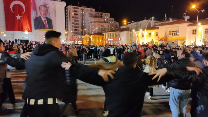 YOZGAT VE 13 İLÇENİN BAŞKANLARI BELLİ OLDU : MHP 7, AKP 5, YRP 2