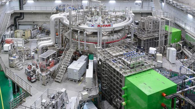 GÜNEY KORELİ BİLİM İNSANLARINDAN “YAPAY GÜNEŞ” REKORU 