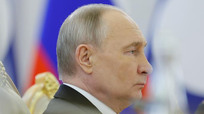 RUSYA DEVLET BAŞKANI PUTİN YENİ HÜKÜMETİ ONAYLADI 