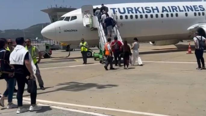 YOĞUN SİS THY ALANYA YOLCULARINI MAĞDUR ETTİ 