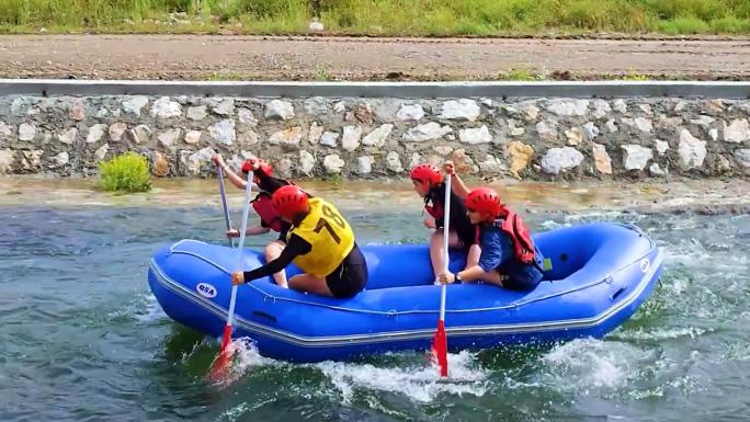 ÇEKEREK RAFTİNG SPORU TUTKUNLARINI BEKLİYOR