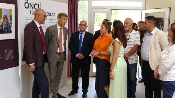 BAHADINDAKİ FOTOĞRAF SERGİSİNİ HOLLANDANIN BÜYÜKELÇİSİ AÇTI