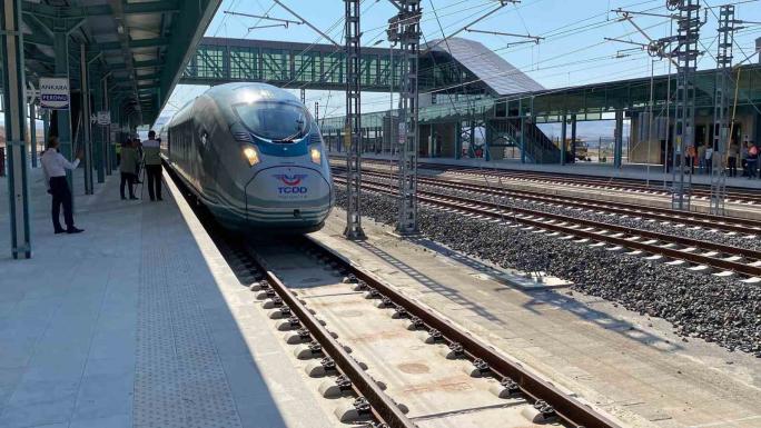 YHT İLE YERKÖYDEN YOLCU TAŞIMA HİZMETLERİNE BAŞLANDI