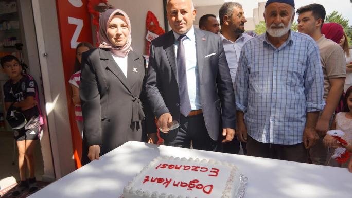 DOĞANKENTTE 15 YIL SONRA YENİ BİR ECZANE AÇILDI